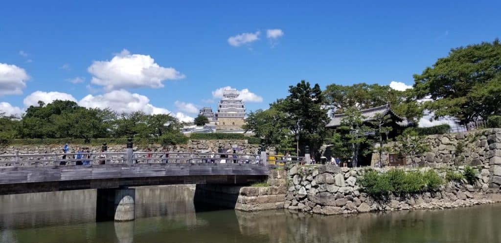 Approaching Sakuramonbashi at Himeji Catle