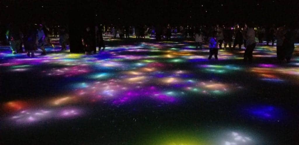 teamLab Planets Dance of Koi and People